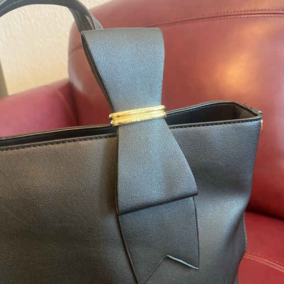 Like New! Betsey Johnson satchel - Picture 12 of 16